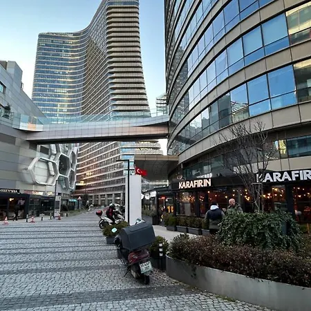 Luxury Studio Atasehir Metropol דירה